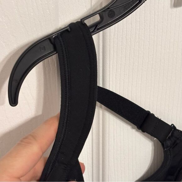 Lands' End | Women’s Black Sports Bra 34D Racerback 3 Prong Closure - Picture 15 of 15